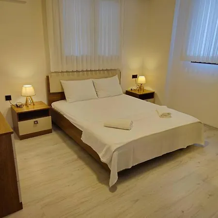 Riverside Suits- 1 Ile Evinizde Gibi *
